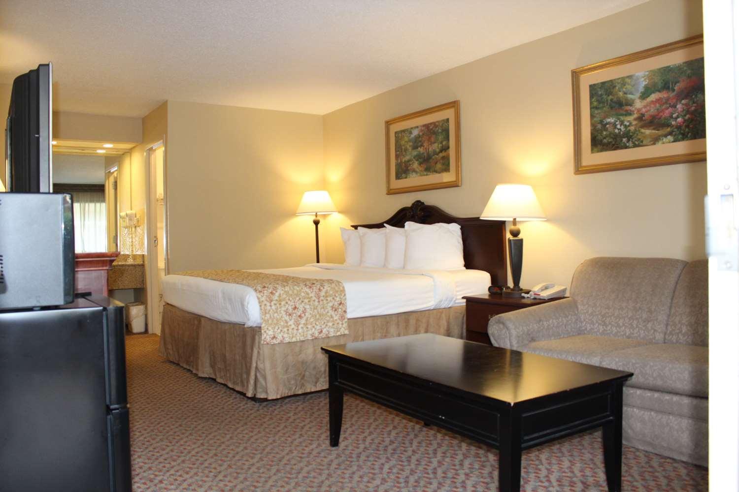 Surestay Plus Hotel By Best Western Southern Pines Pinehurst Экстерьер фото