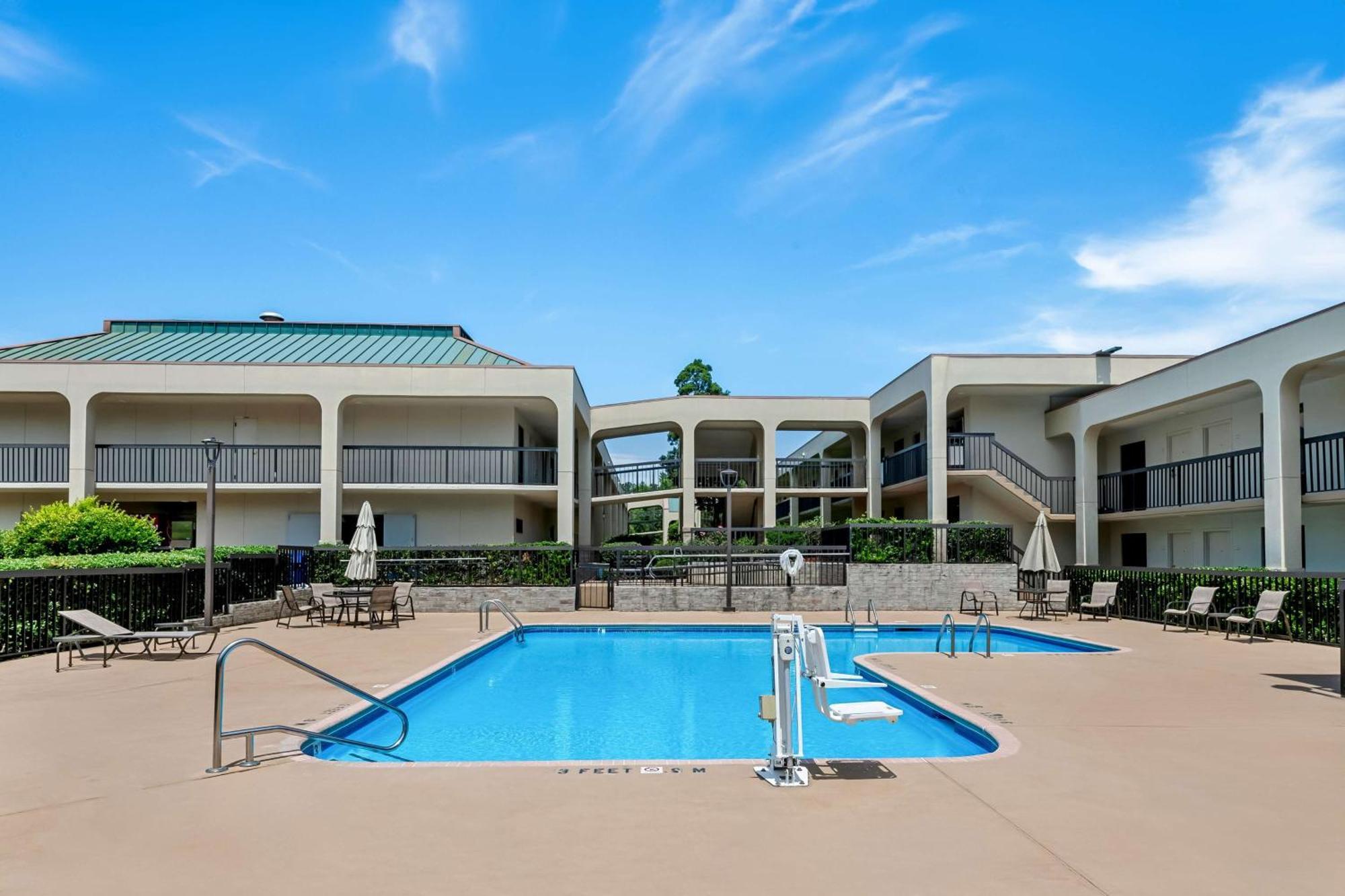 Surestay Plus Hotel By Best Western Southern Pines Pinehurst Экстерьер фото