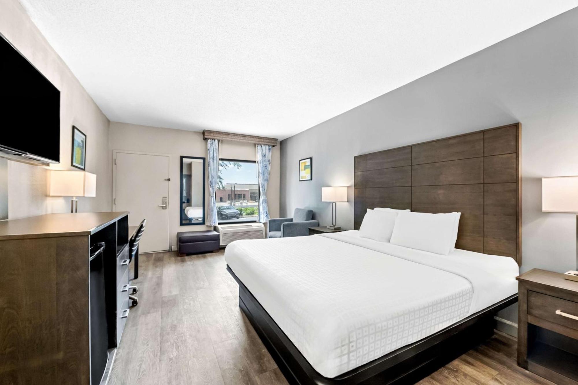 Surestay Plus Hotel By Best Western Southern Pines Pinehurst Экстерьер фото
