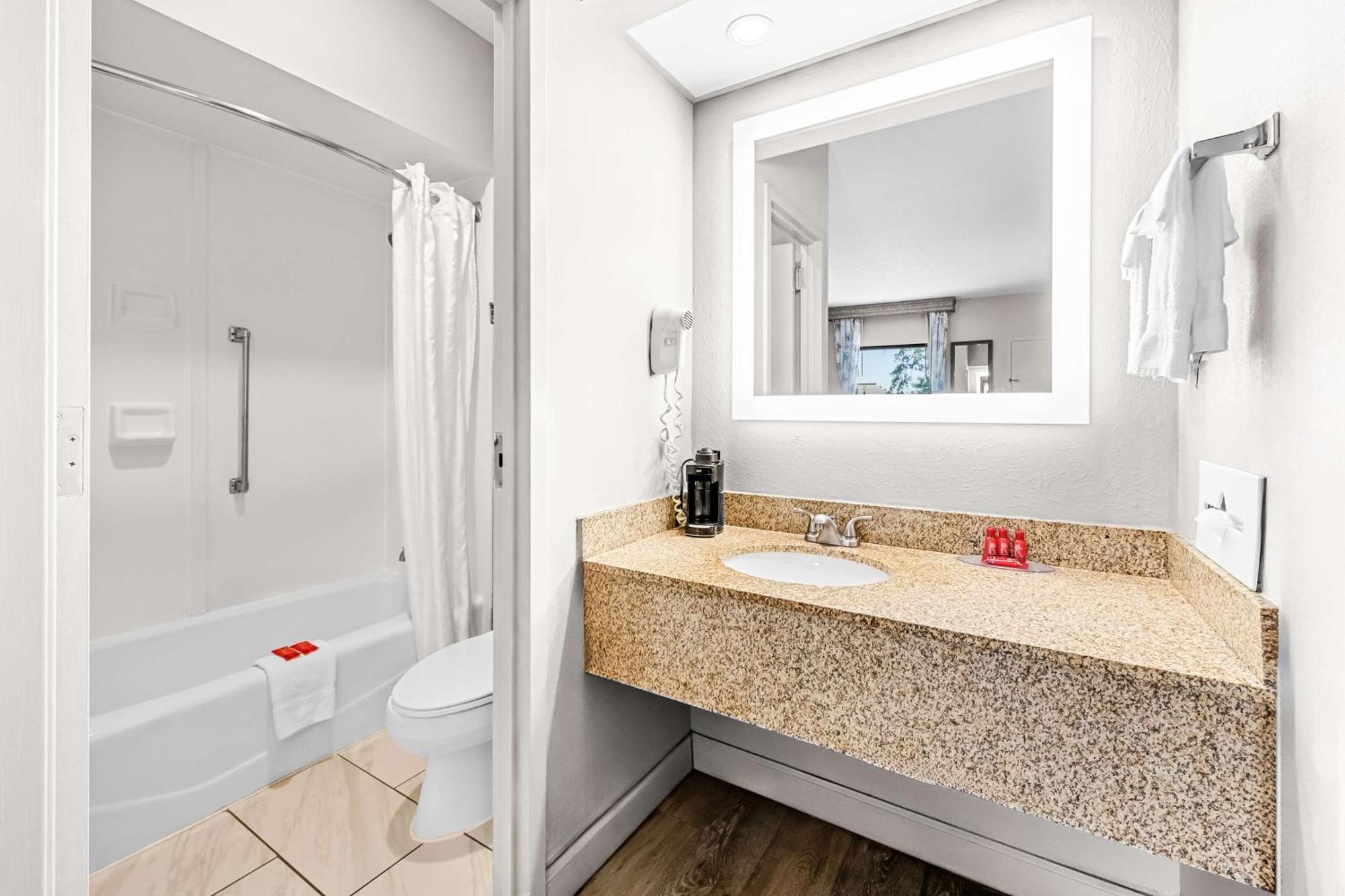 Surestay Plus Hotel By Best Western Southern Pines Pinehurst Экстерьер фото