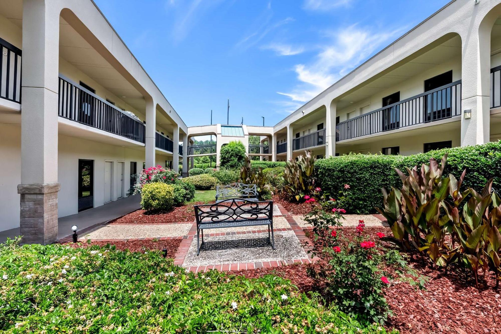 Surestay Plus Hotel By Best Western Southern Pines Pinehurst Экстерьер фото