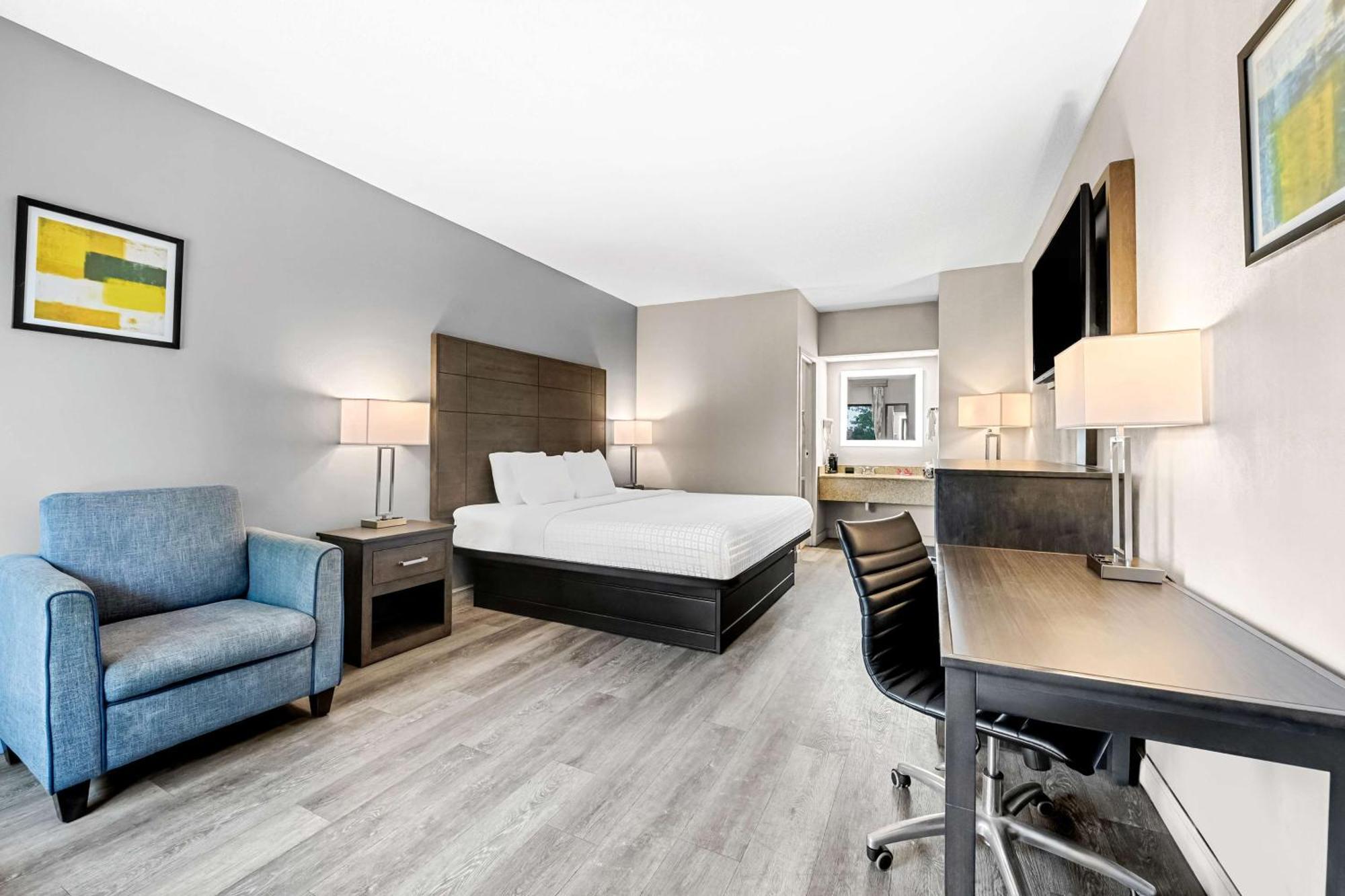 Surestay Plus Hotel By Best Western Southern Pines Pinehurst Экстерьер фото