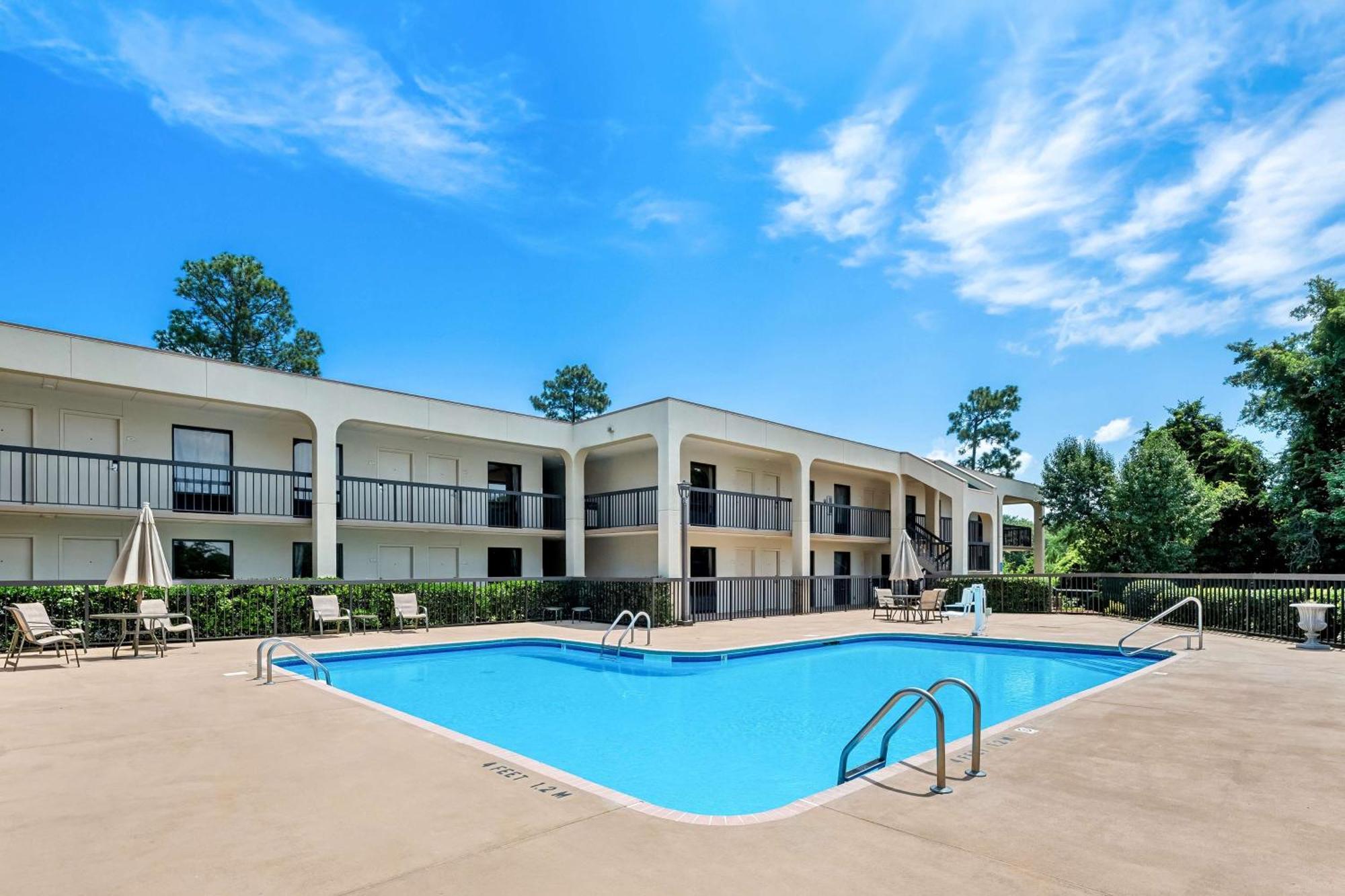 Surestay Plus Hotel By Best Western Southern Pines Pinehurst Экстерьер фото
