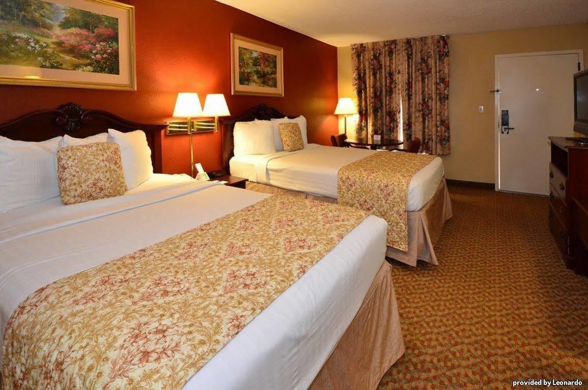 Surestay Plus Hotel By Best Western Southern Pines Pinehurst Номер фото