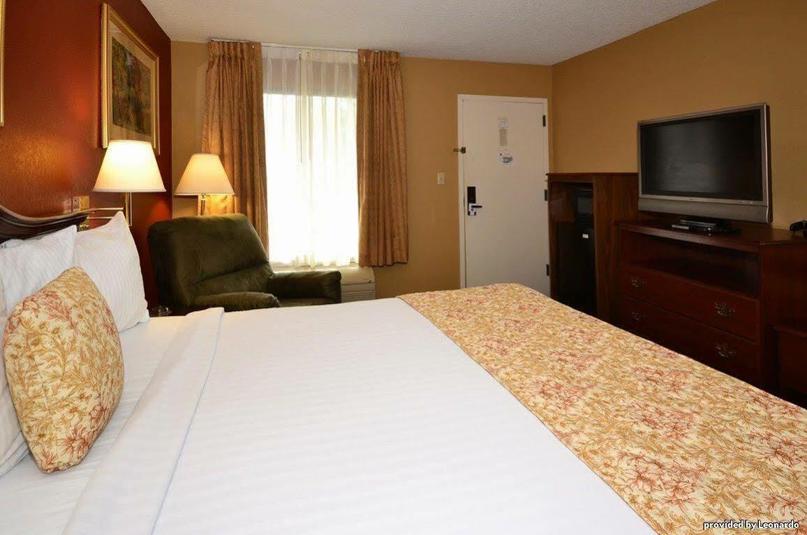 Surestay Plus Hotel By Best Western Southern Pines Pinehurst Номер фото